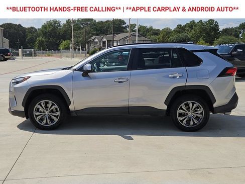 Used 2023 Toyota RAV4 XLE Premium AWD/4WD image 5