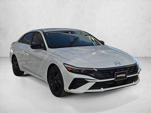 New 2026 Hyundai Elantra SEL Sport FWD image 7