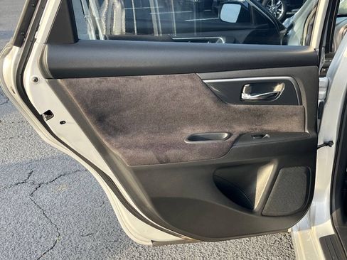 Used 2013 Nissan Altima 2.5 S FWD image 13