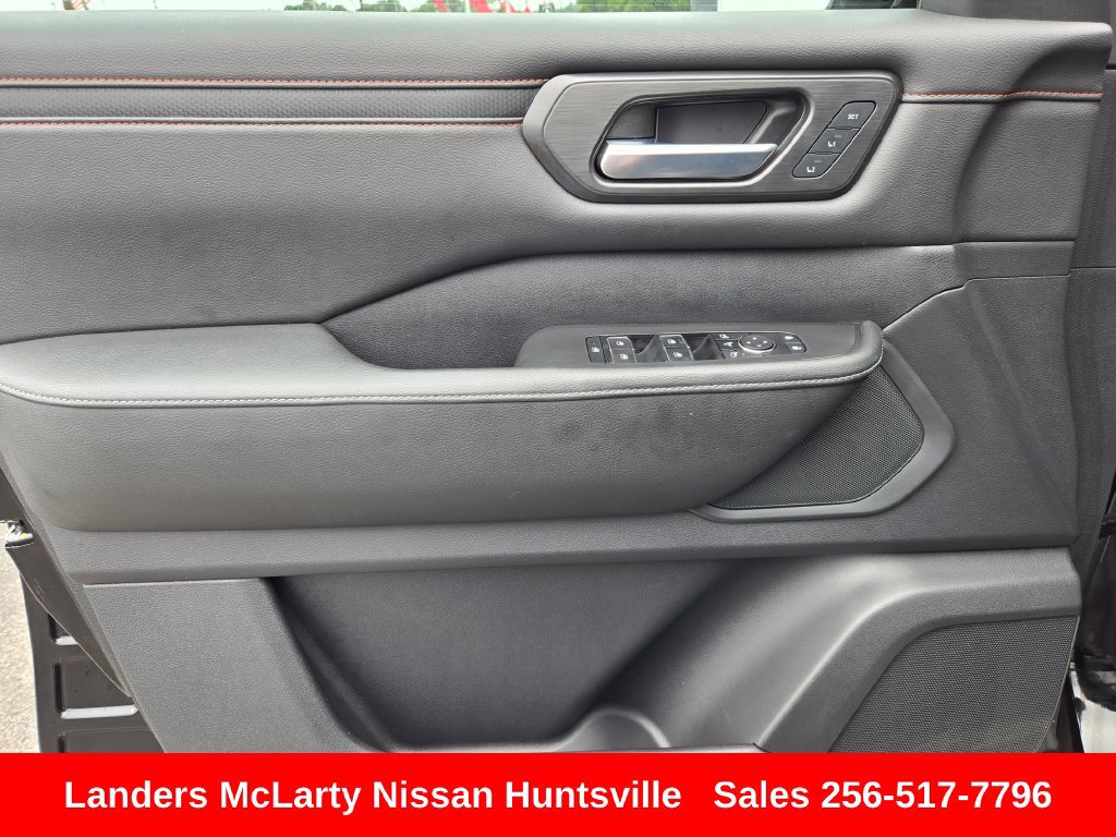 Used 2025 Nissan Armada PRO-4X w/ Pro-4X Premium Package AWD/4WD image 24