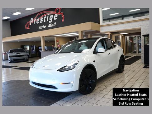 Used 2021 Tesla Model Y Long Range AWD/4WD image 1