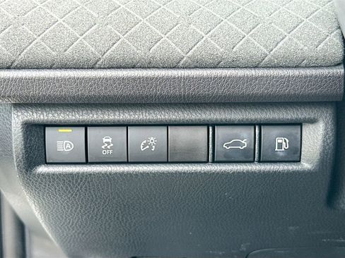 Used 2025 Toyota Camry XLE w/ Premium Package AWD/4WD image 10