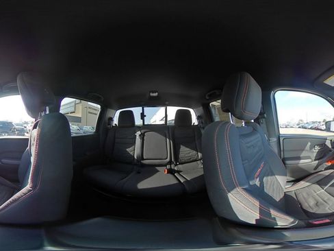 Used 2026 Nissan Frontier PRO-4X AWD/4WD image 42