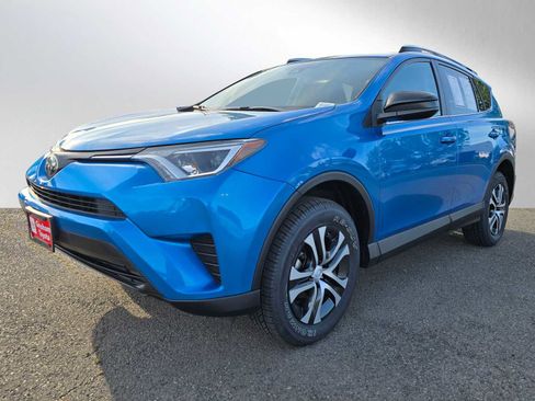 Certified 2017 Toyota RAV4 LE AWD/4WD image 7