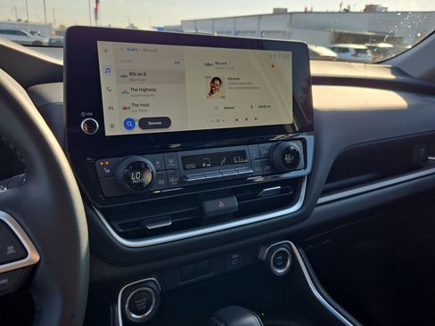 Used 2025 Toyota Grand Highlander FWD image 23