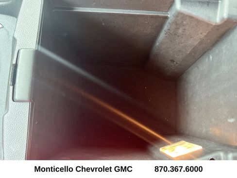 Used 2023 Chevrolet Traverse LT w/ LT Premium Package AWD/4WD image 23
