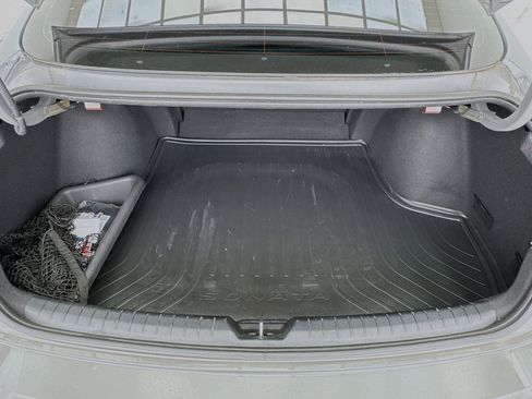 Used 2021 Hyundai Sonata SE w/ Preferred Accessory Package FWD image 16