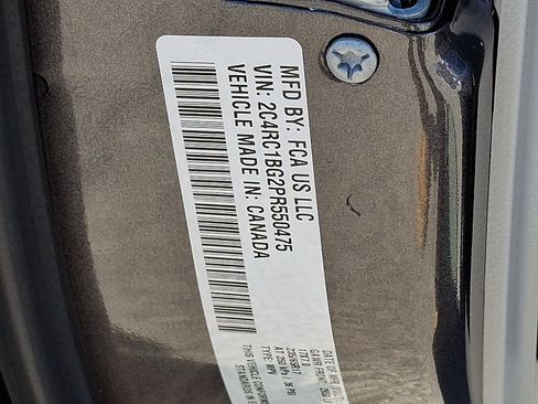 Used 2023 Chrysler Pacifica Touring-L FWD image 29