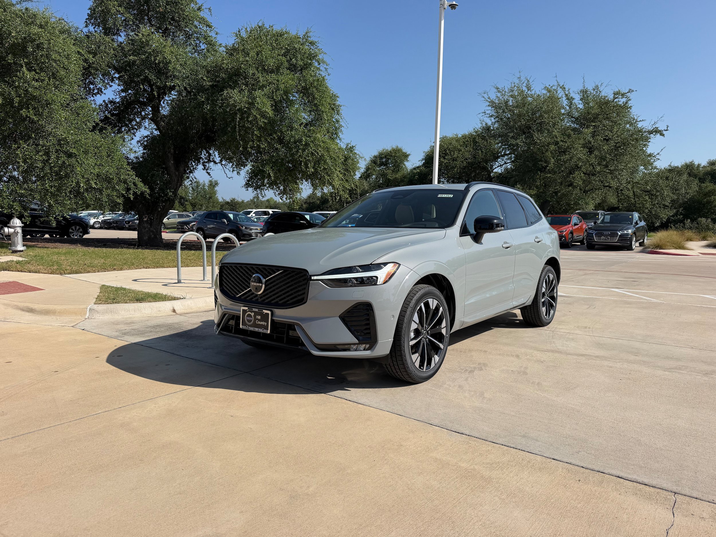 New 2026 Volvo XC60 B5 Plus w/ Protection Package Premier AWD/4WD image 2