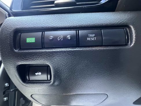 Used 2022 Nissan Sentra SV image 12