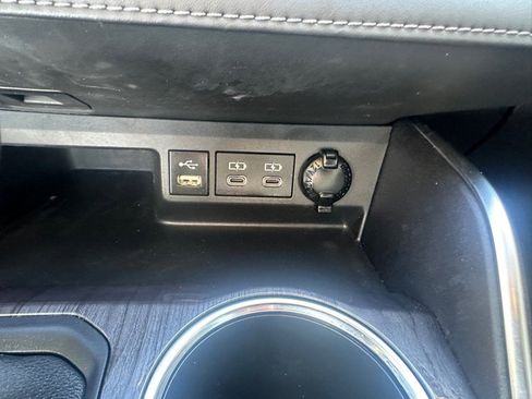 Used 2022 Toyota Highlander Platinum image 33