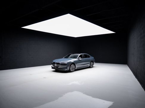 Used 2023 BMW i7 xDrive60 image 87