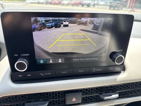 Used 2023 Honda HR-V LX image 26