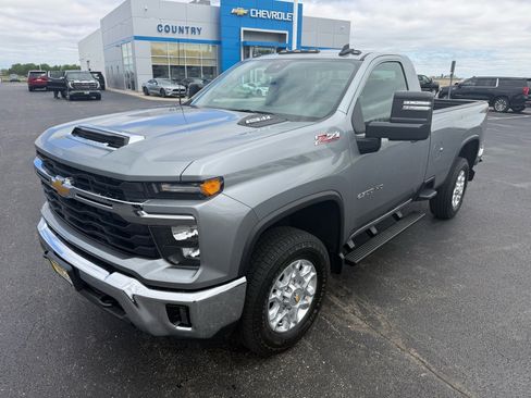 Used 2025 Chevrolet Silverado 2500 LT w/ Convenience Package AWD/4WD image 9