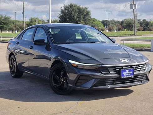 Used 2026 Hyundai Elantra Sport FWD image 2
