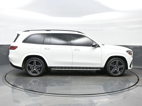 Used 2025 Mercedes-Benz GLS 450 4MATIC image 7