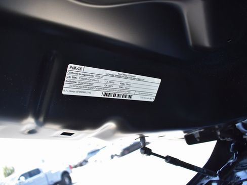 Used 2025 Ford F450 Lariat w/ FX4 Off-Road Package image 39