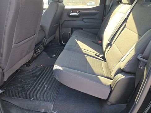 New 2026 GMC Sierra 1500 SLE w/ Preferred Package image 17