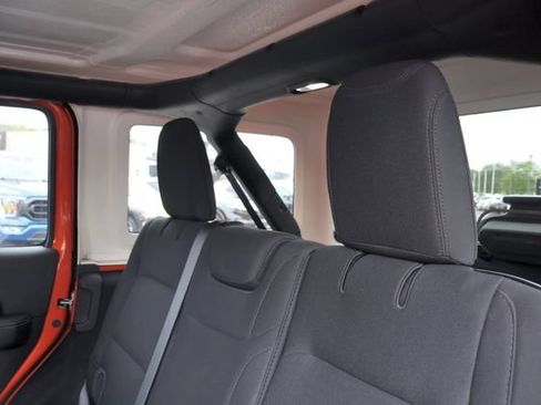 Used 2020 Jeep Wrangler Unlimited Sahara w/ Uconnect 4C Nav & Sound Group AWD/4WD image 16