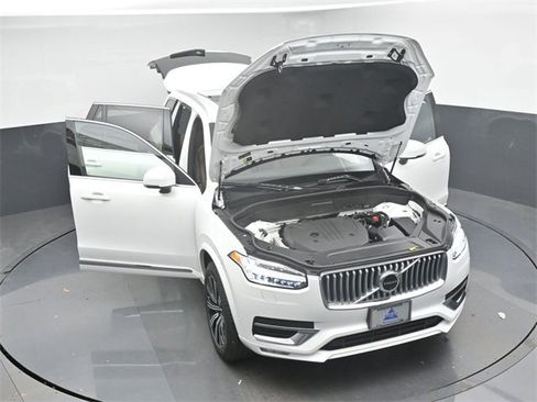 Used 2023 Volvo XC90 B5 Plus image 50