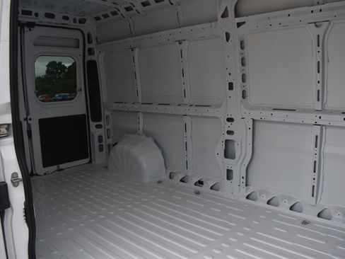 New 2026 RAM ProMaster 2500 w/ Premium Convenience Group FWD image 18