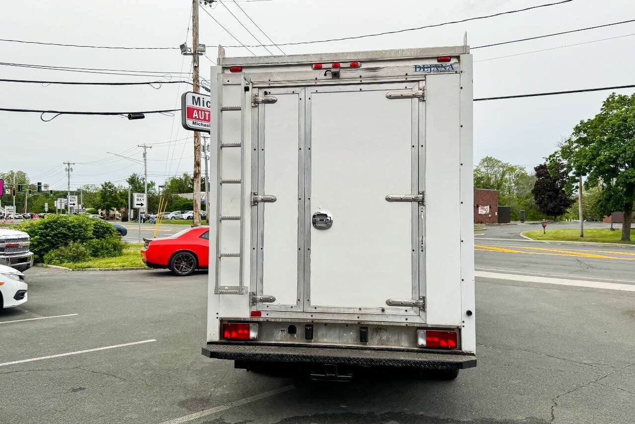Used 2019 RAM ProMaster 3500 w/ Premium Appearance Group FWD image 4