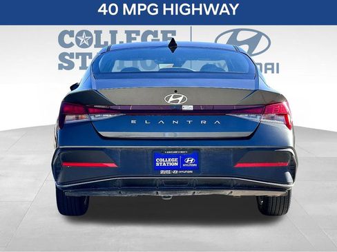 Used 2024 Hyundai Elantra SEL image 6
