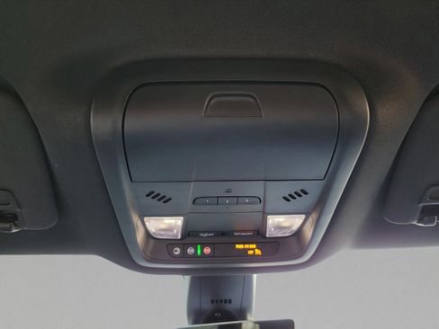 Used 2024 Buick Enclave Premium image 39