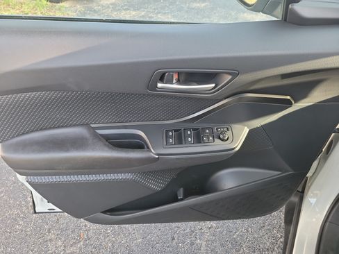 Used 2018 Toyota C-HR XLE FWD image 19