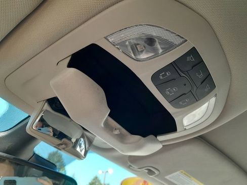 Used 2023 Chrysler Pacifica Touring-L FWD image 30