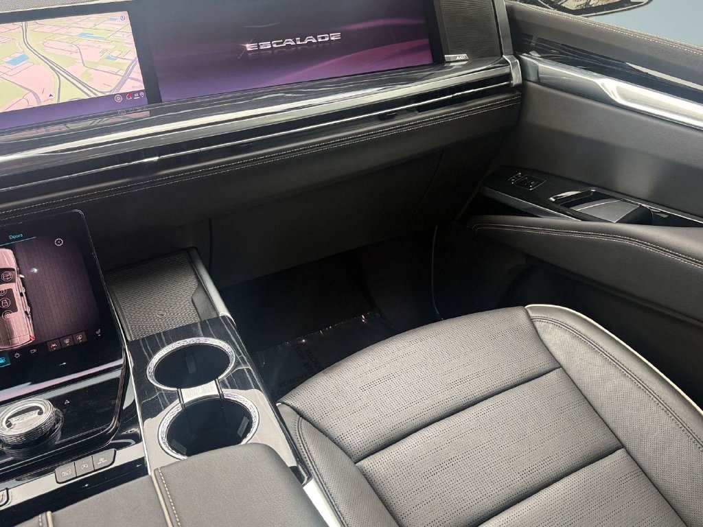 Used 2025 Cadillac Escalade Sport w/ Touring Package AWD/4WD image 15