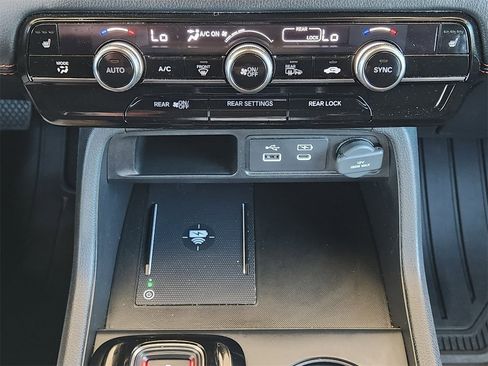 Used 2025 Honda Pilot TrailSport image 18