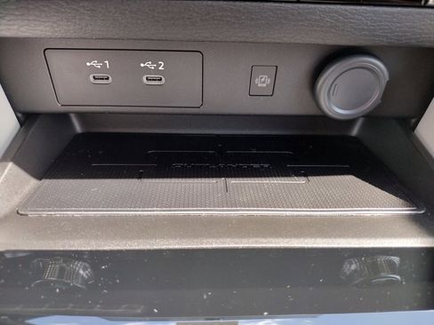 New 2025 Mitsubishi Outlander SE image 25