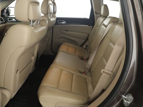 Used 2019 Jeep Grand Cherokee Limited image 22