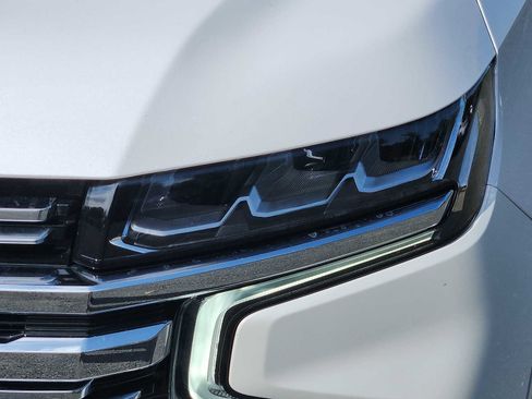 Used 2022 Chevrolet Tahoe Premier w/ Premium Package 2 image 9