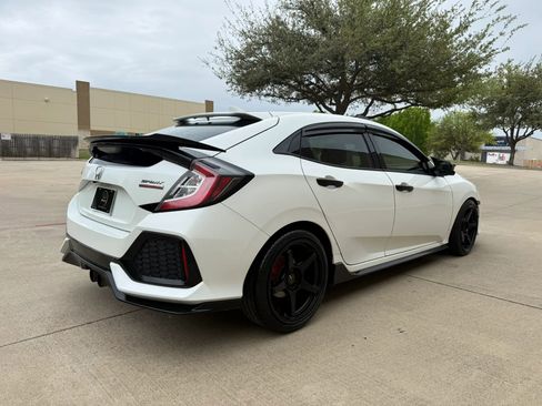 Used 2018 Honda Civic Sport Touring image 4