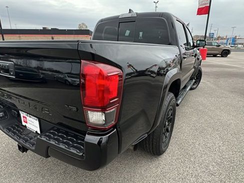 Certified 2022 Toyota Tacoma SR5 image 6