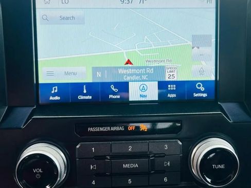 Used 2017 Ford F150 Platinum w/ Trailer Tow Package AWD/4WD image 15