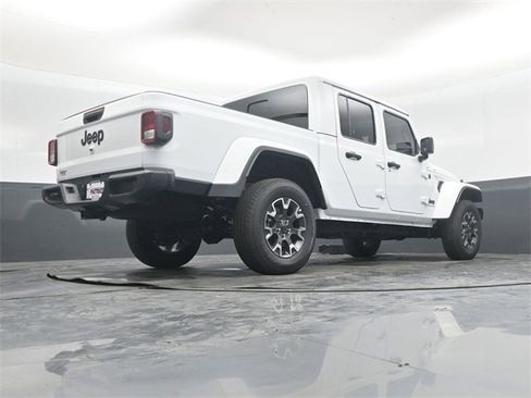 New 2025 Jeep Gladiator Sport w/ Premium Package image 39