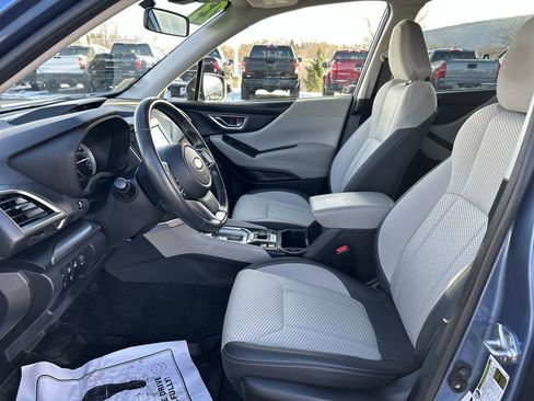 Used 2023 Subaru Forester Premium image 21
