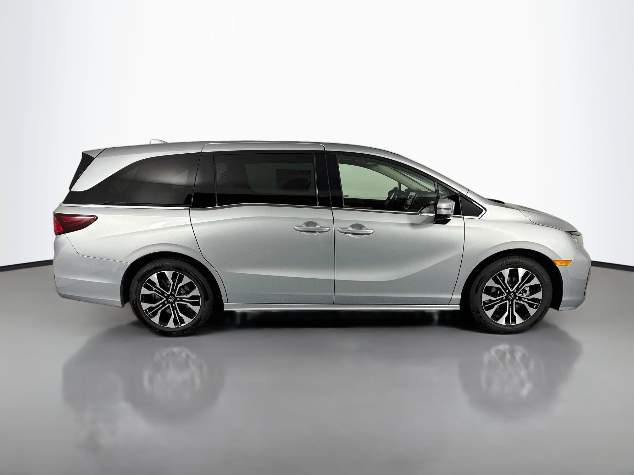 New 2027 Honda Odyssey Elite image 4