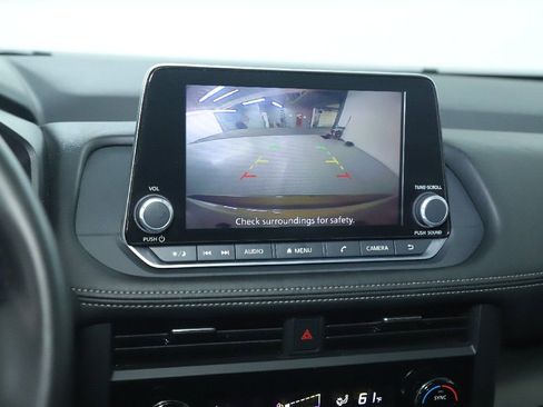 Used 2025 Nissan Rogue SV AWD/4WD image 30