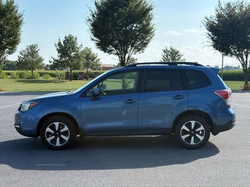 Used 2017 Subaru Forester 2.5i Premium image 5