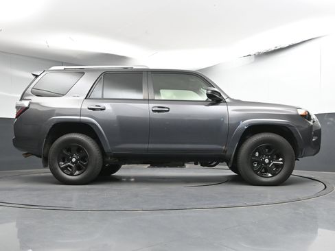 Used 2016 Toyota 4Runner SR5 image 17