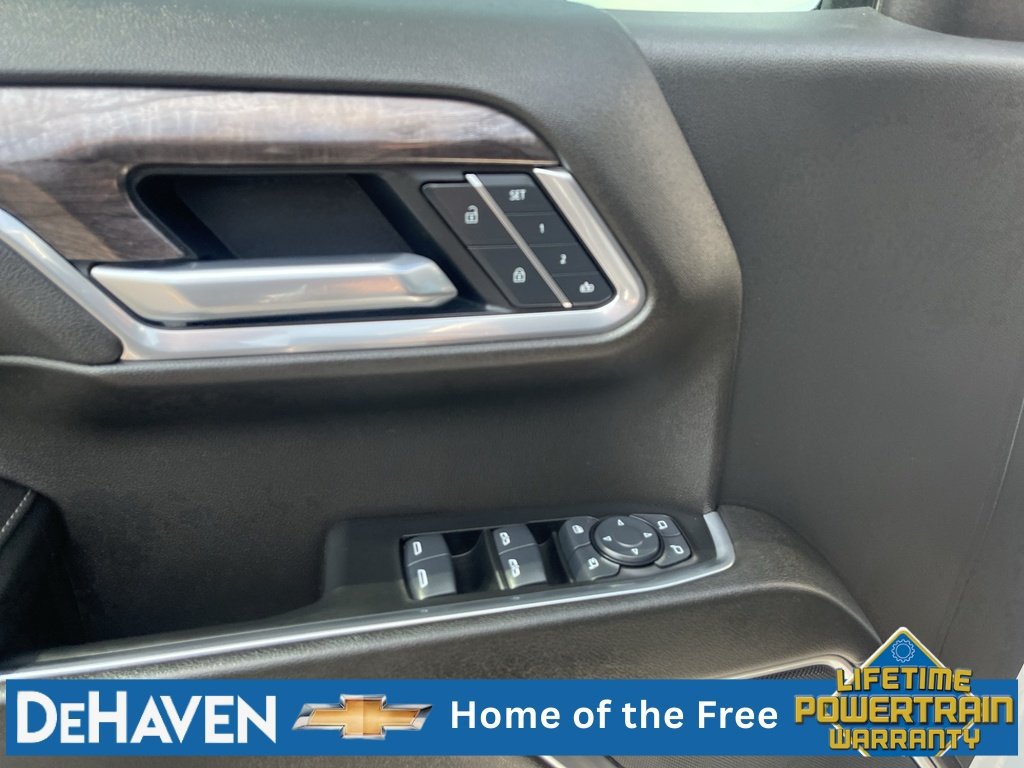 Used 2025 Chevrolet Silverado 1500 LTZ AWD/4WD image 24