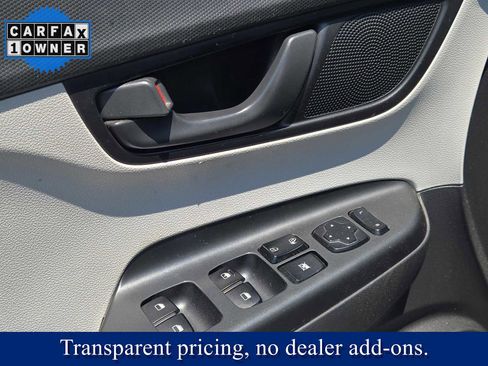 Used 2022 Hyundai Kona SE FWD image 21