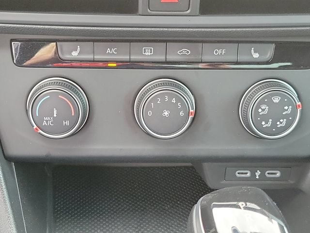 Certified 2024 Volkswagen Jetta Sport FWD image 27