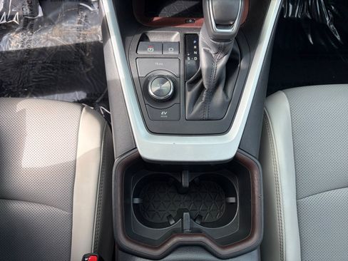 Used 2023 Toyota RAV4 Limited AWD/4WD image 23