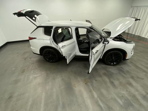 Used 2023 Mitsubishi Outlander SE Black Edition AWD/4WD image 50