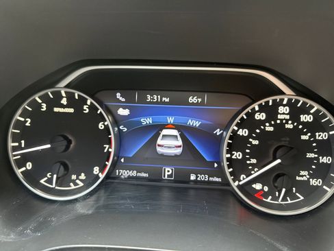 Used 2019 Nissan Maxima 3.5 SV w/ Floor Mat Group FWD image 10